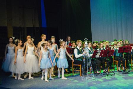 Božično novoletni koncert – v sliki 90